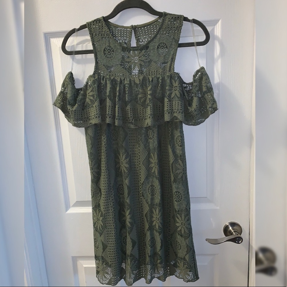 NWOT Francesca’s lace dress